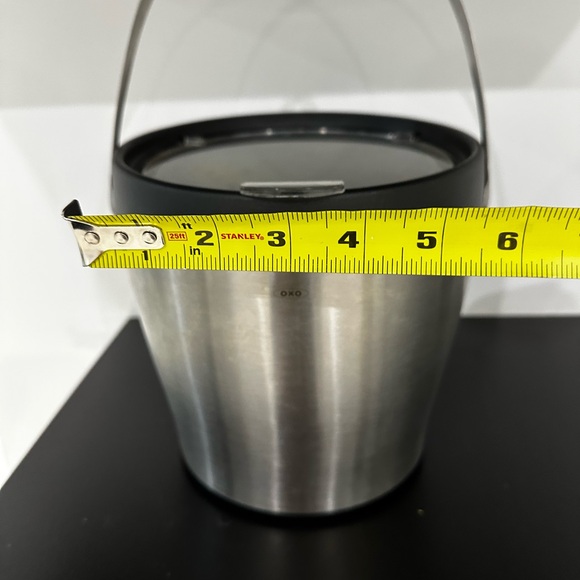 OXO LARGE CAPACITY FROSTED ST STEEL ICE BUCKET WITH ACRYLIC LID, EASY TO CARRY. - Picture 5 of 6